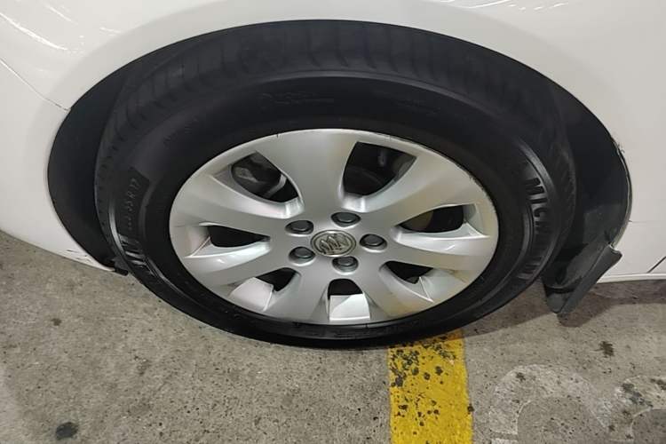 Used Buick Regal 2015 1.6T Leading Technology Model Left Front Wheel Hub