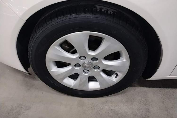Used Buick Regal 2015 1.6T Leading Technology Model Left Front Wheel Hub