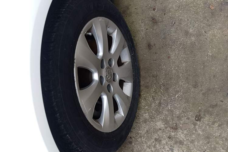Used Buick Regal 2015 1.6T Leading Technology Model Left Front Wheel Hub