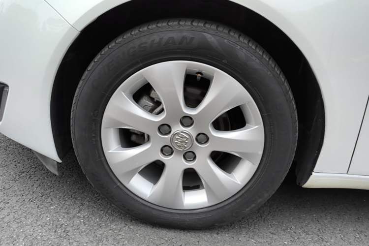 Used Buick Regal 2015 2.0L Leading Fashion Edition Left Front Wheel Hub