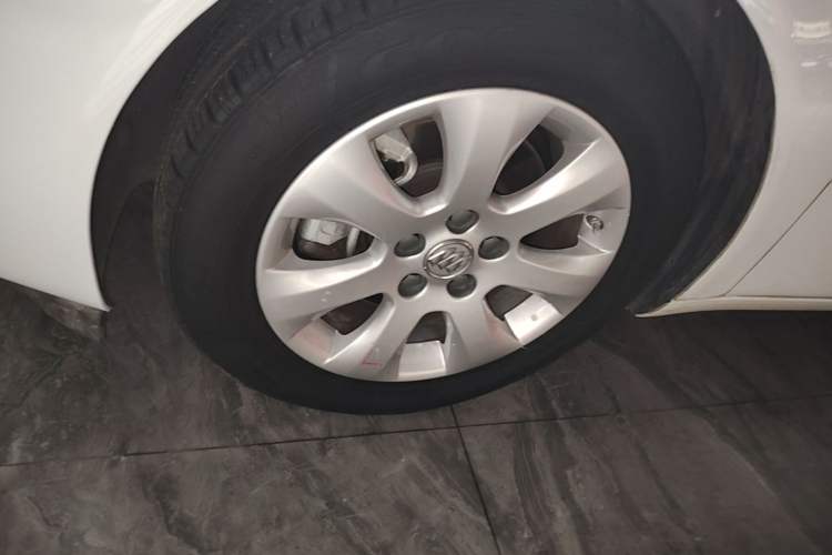 Used Buick Regal 2015 1.6T Elite Tech Model Left Front Wheel Hub