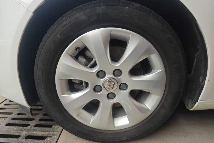 Used Buick Regal 2015 1.6T Leading Technology Model Left Front Wheel Hub