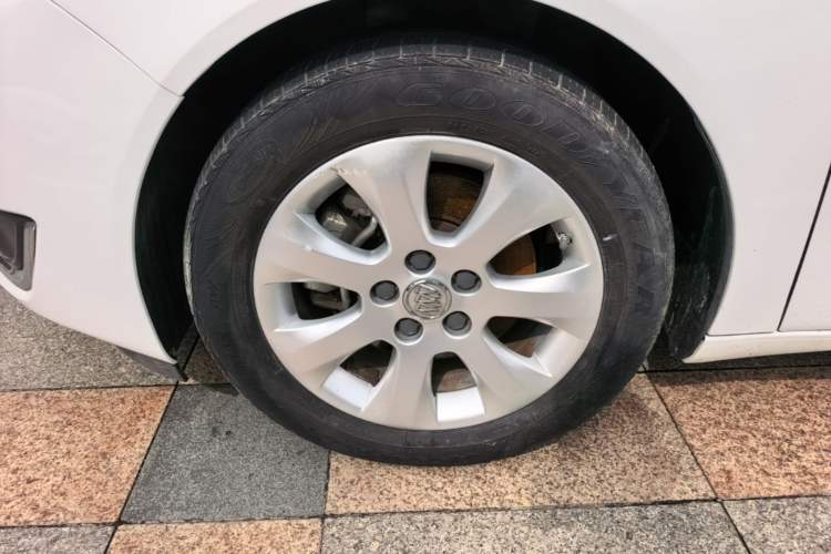 Used Buick Regal 2015 1.6T Elite Tech Model Left Front Wheel Hub