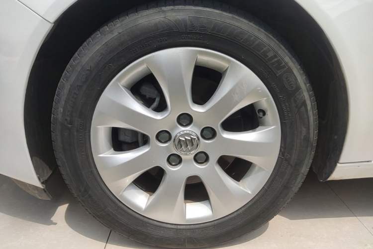 Used Buick Regal 2015 1.6T Leading Technology Model Left Front Wheel Hub