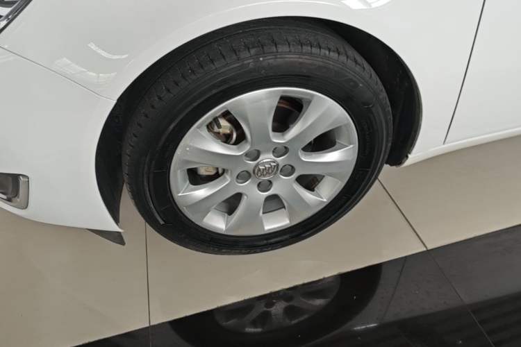 Used Buick Regal 2015 2.0L Elite Fashion Edition Left Front Wheel Hub