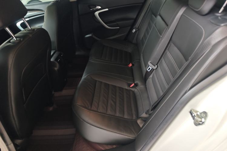 Used Buick Regal 2015 1.6T Fashion Tech Model Left Rear Seat