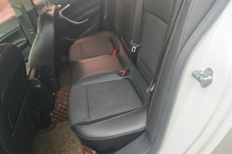 Used Buick Regal 2015 1.6T Leading Technology Model Left Rear Seat