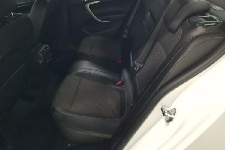 Used Buick Regal 2015 1.6T Leading Technology Model Left Rear Seat