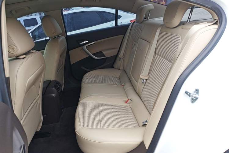 Used Buick Regal 2015 2.0L Leading Fashion Edition Left Rear Seat