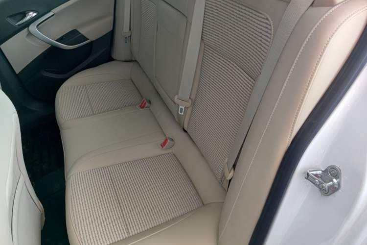 Used Buick Regal 2015 2.0L Leading Fashion Edition Left Rear Seat