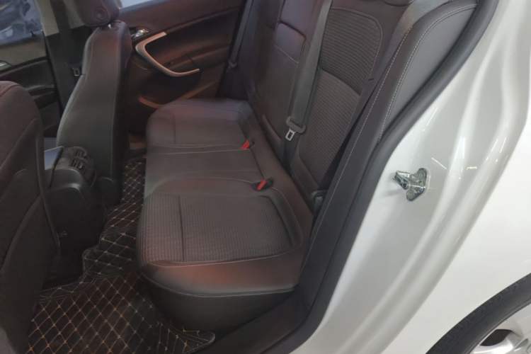Used Buick Regal 2015 1.6T Leading Technology Model Left Rear Seat