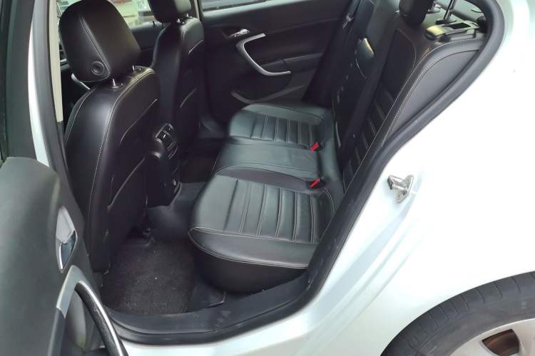 Used Buick Regal 2015 1.6T Fashion Tech Model Left Rear Seat