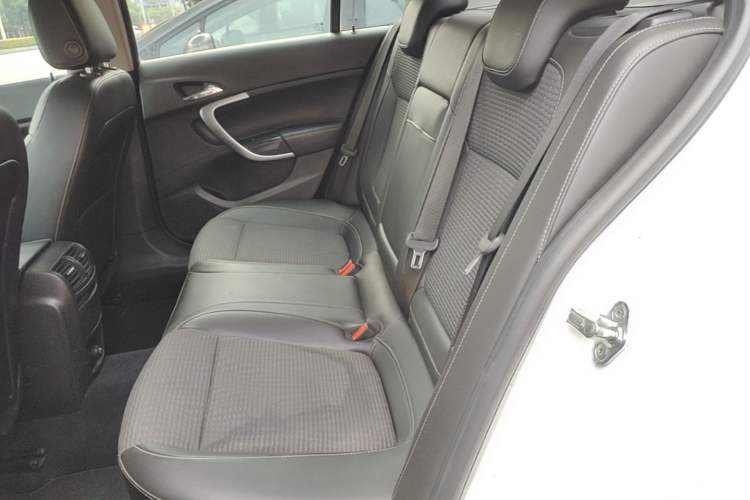 Used Buick Regal 2015 1.6T Leading Technology Model Left Rear Seat