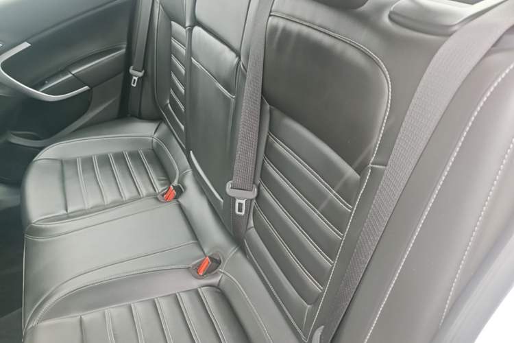 Used Buick Regal 2015 1.6T Leading Technology Model Left Rear Seat