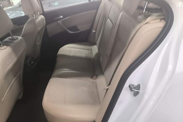 Used Buick Regal 2015 2.0L Leading Fashion Edition Left Rear Seat