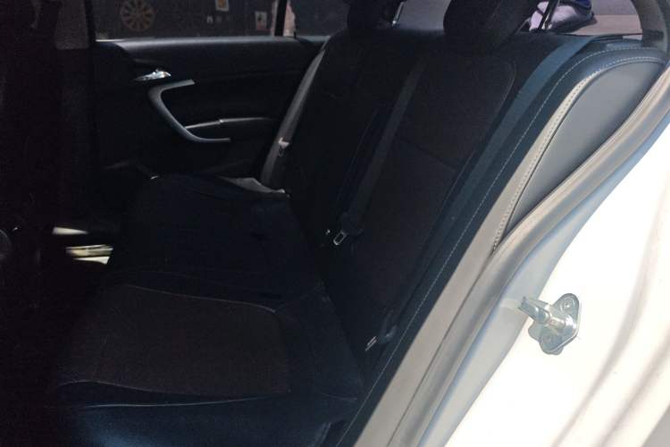 Used Buick Regal 2015 1.6T Leading Technology Model Left Rear Seat