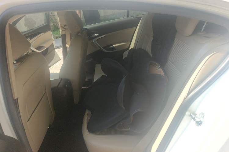 Used Buick Regal 2015 2.0L Leading Fashion Edition Left Rear Seat