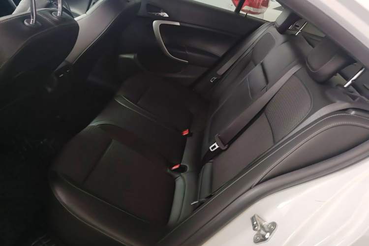 Used Buick Regal 2015 1.6T Leading Technology Model Left Rear Seat