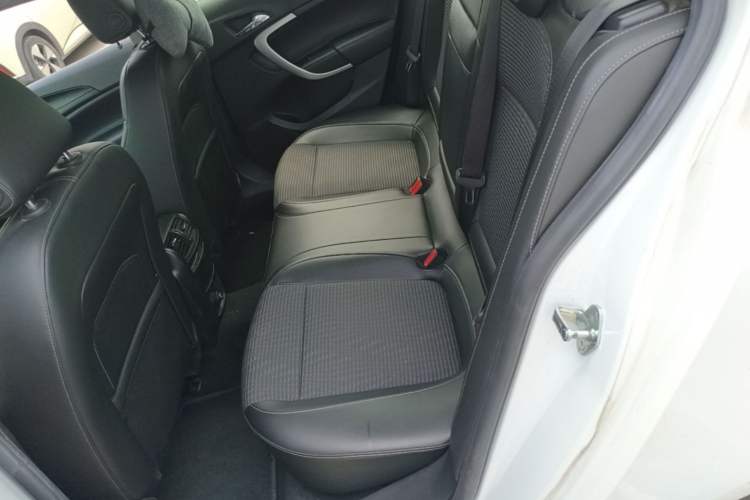Used Buick Regal 2015 1.6T Leading Technology Model Left Rear Seat