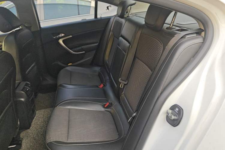 Used Buick Regal 2015 1.6T Leading Technology Model Left Rear Seat