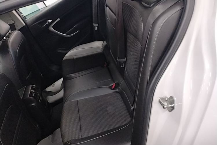 Used Buick Regal 2015 1.6T Leading Technology Model Left Rear Seat