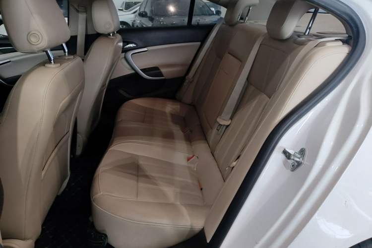 Used Buick Regal 2015 2.0L Elite Fashion Edition Left Rear Seat