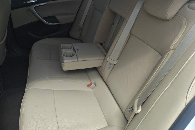 Used Buick Regal 2015 2.0L Leading Fashion Edition Left Rear Seat
