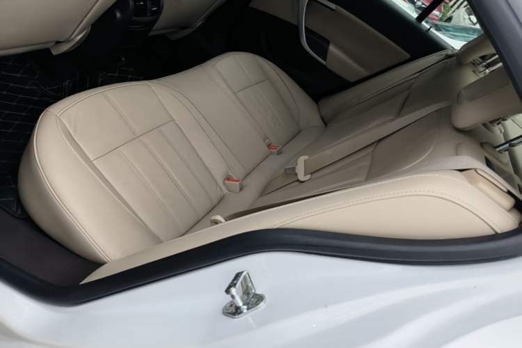 Used Buick Regal 2015 2.0L Elite Fashion Edition Left Rear Seat