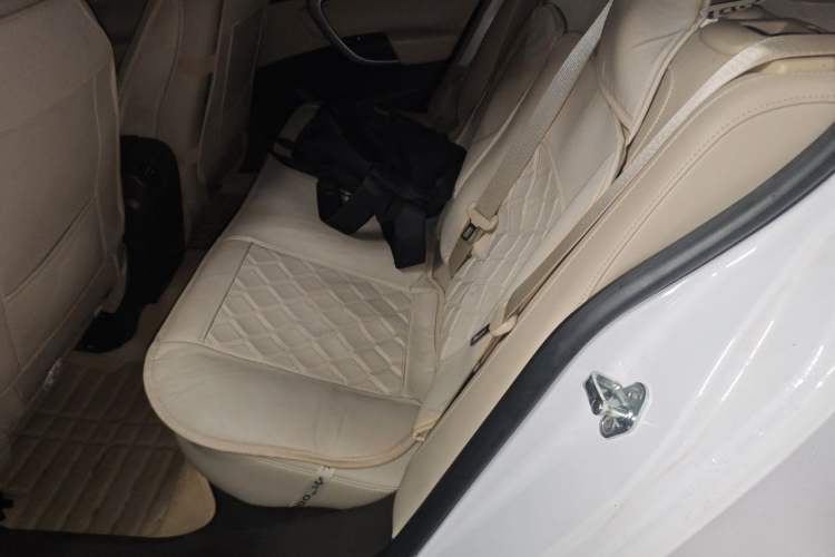 Used Buick Regal 2015 2.0L Elite Fashion Edition Left Rear Seat