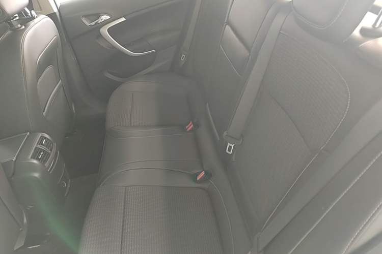 Used Buick Regal 2015 1.6T Leading Technology Model Left Rear Seat