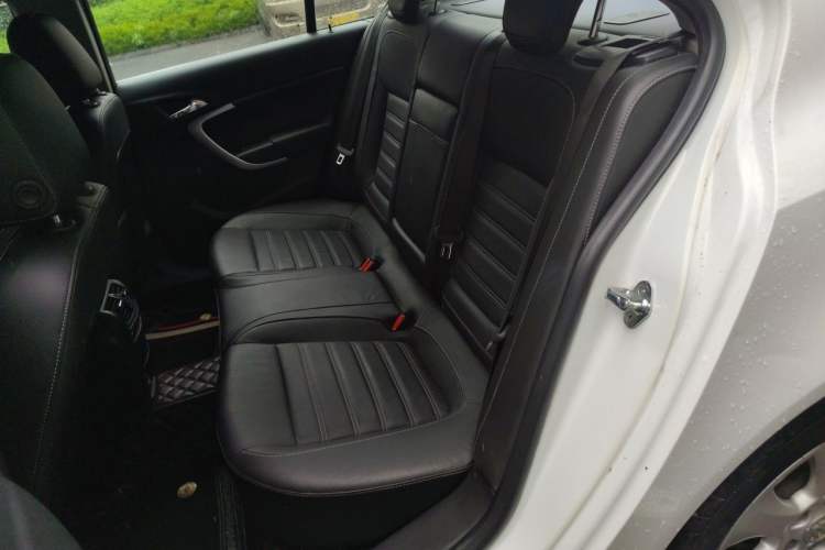 Used Buick Regal 2015 1.6T Fashion Tech Model Left Rear Seat