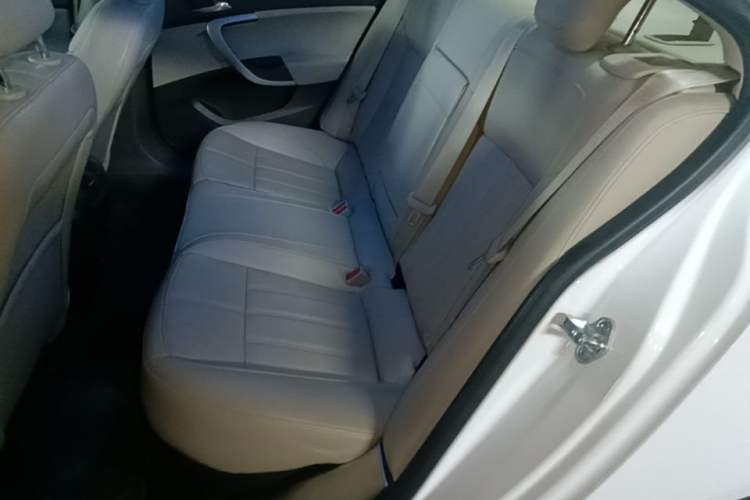 Used Buick Regal 2015 2.0L Elite Fashion Edition Left Rear Seat