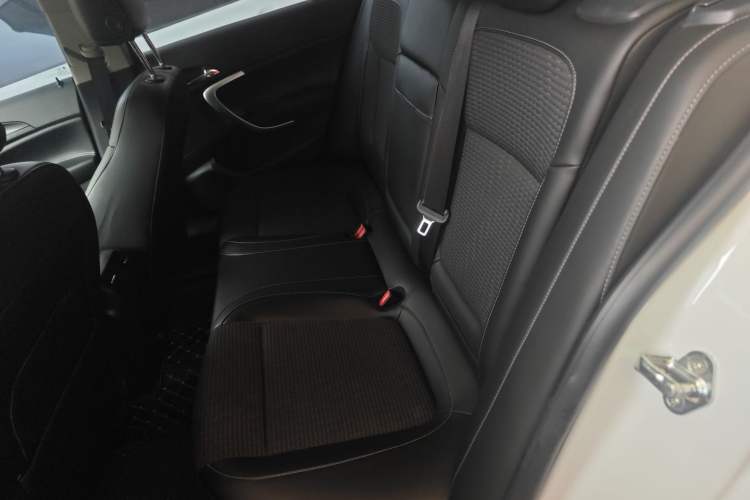Used Buick Regal 2015 1.6T Leading Technology Model Left Rear Seat