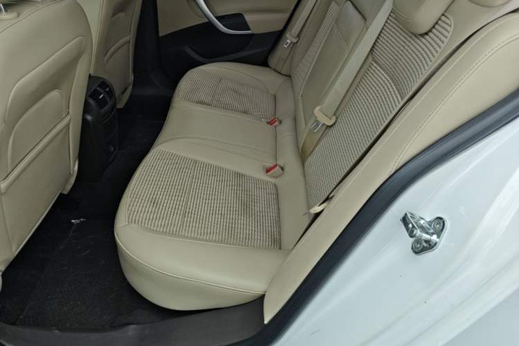 Used Buick Regal 2015 2.0L Leading Fashion Edition Left Rear Seat
