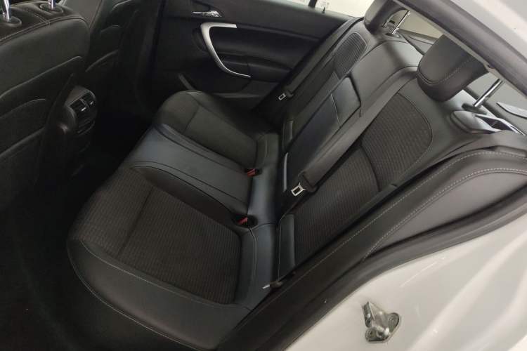 Used Buick Regal 2015 1.6T Leading Technology Model Left Rear Seat