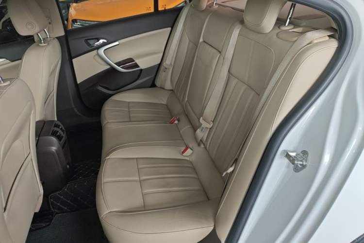 Used Buick Regal 2015 2.0L Elite Fashion Edition Left Rear Seat