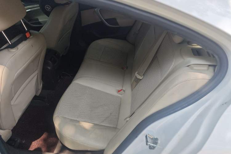 Used Buick Regal 2015 2.0L Leading Fashion Edition Left Rear Seat