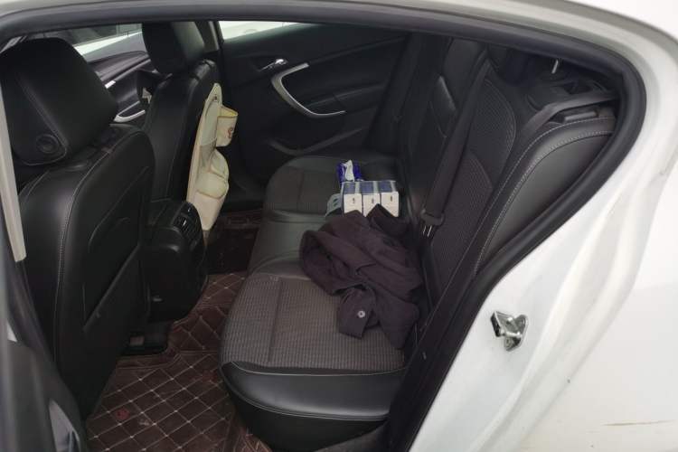 Used Buick Regal 2015 1.6T Leading Technology Model Left Rear Seat