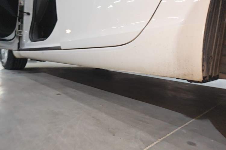 Used Buick Regal 2015 1.6T Elite Tech Model Left Side Sill