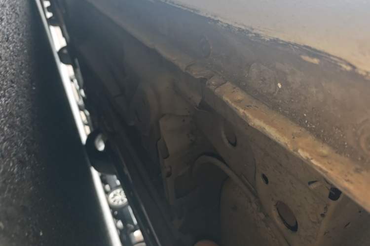 Used Buick Regal 2015 2.0L Leading Fashion Edition Left Side Sill