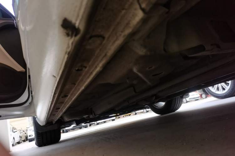 Used Buick Regal 2015 2.0L Elite Fashion Edition Left Side Sill