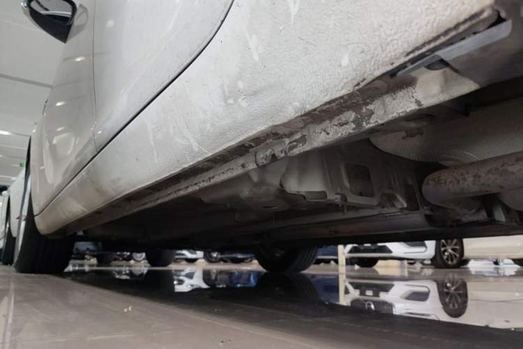 Used Buick Regal 2015 2.0L Elite Fashion Edition Left Side Sill