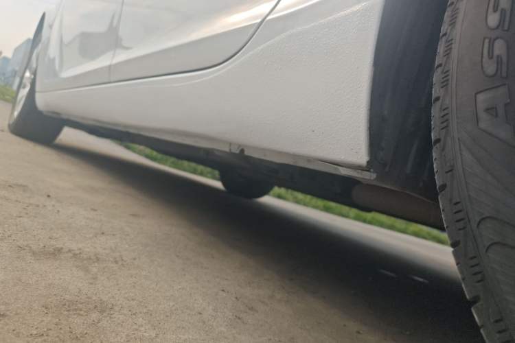 Used Buick Regal 2015 1.6T Elite Tech Model Left Side Sill