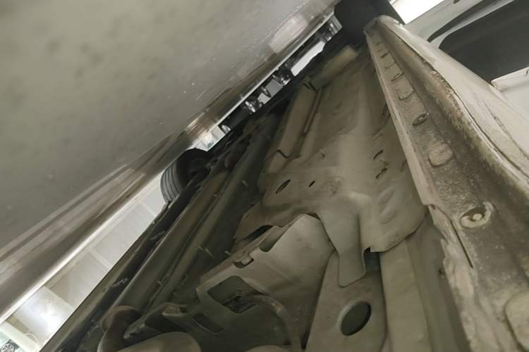 Used Buick Regal 2015 1.6T Leading Technology Model Left Side Sill