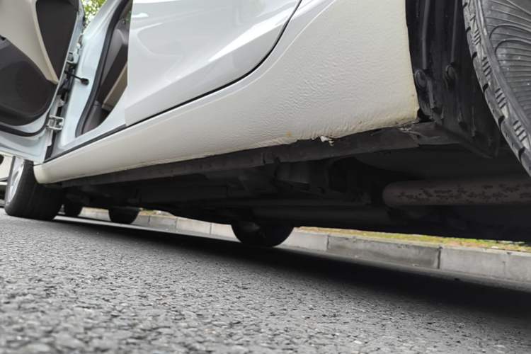 Used Buick Regal 2015 2.0L Leading Fashion Edition Left Side Sill