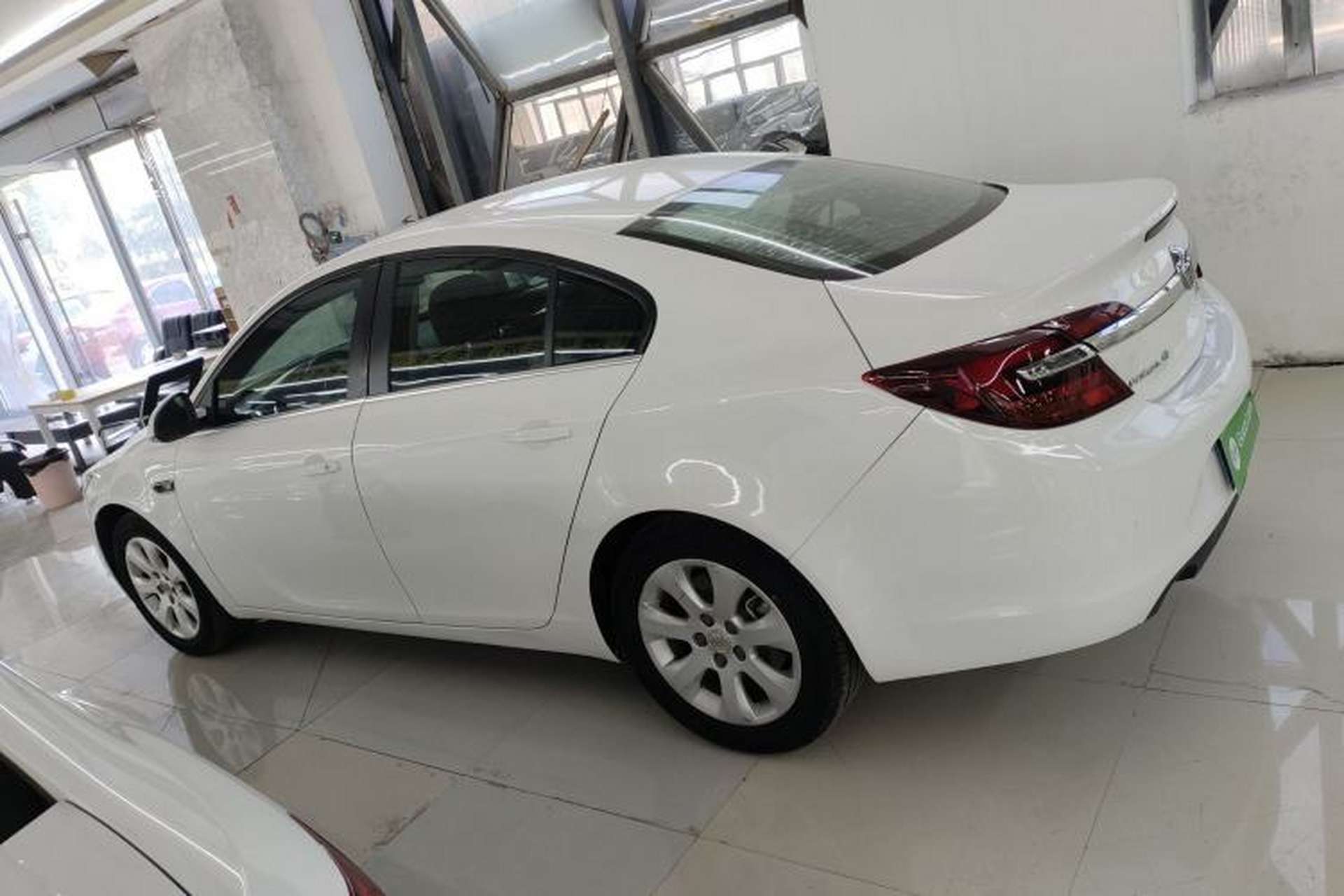 Used Buick Regal 2015 1.6T Leading Technology Model Left Side