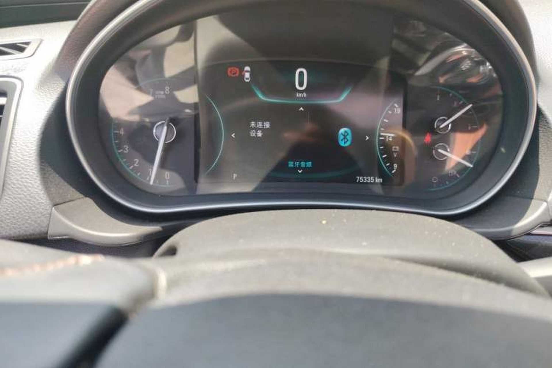 Used Buick Regal 2015 1.6T Elite Tech Model Odometer Close Up