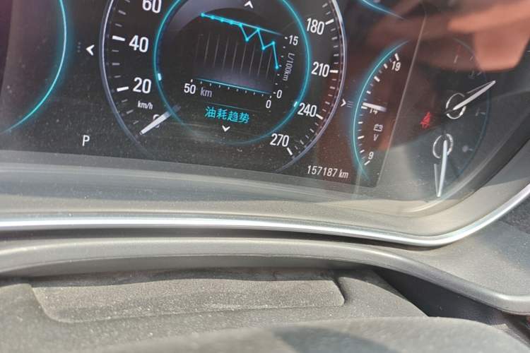 Used Buick Regal 2015 1.6T Elite Tech Model Odometer Close Up