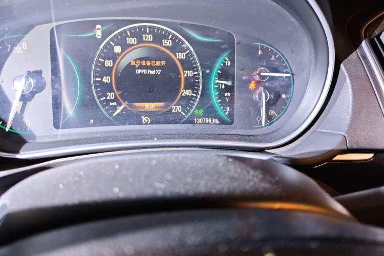 Used Buick Regal 2015 1.6T Elite Tech Model Odometer Close Up
