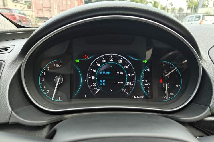 Used Buick Regal 2015 1.6T Elite Tech Model Odometer Close Up